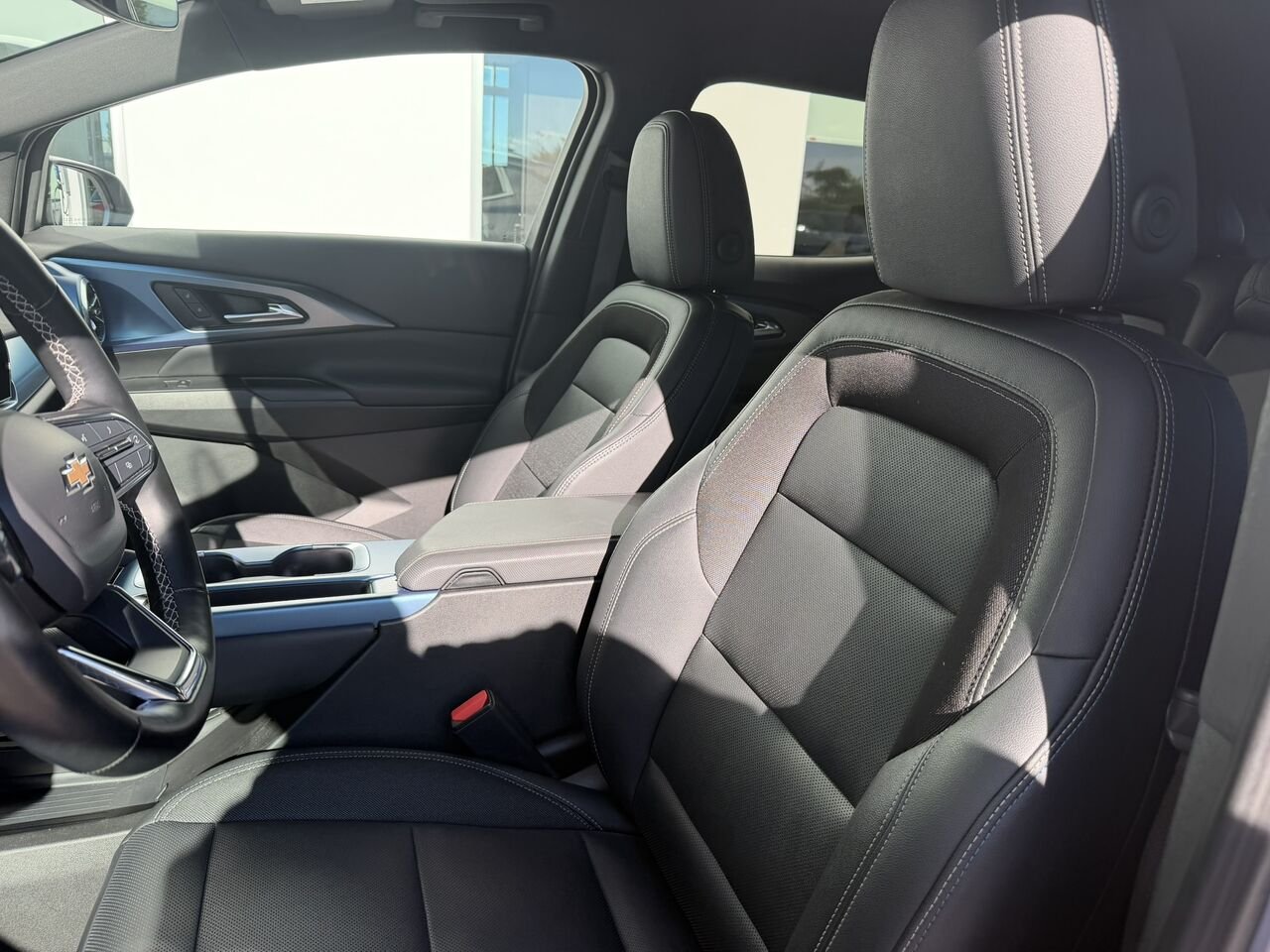 Chevrolet Equinox EV 2LT AWD 2024 Gris Laval - photo #18