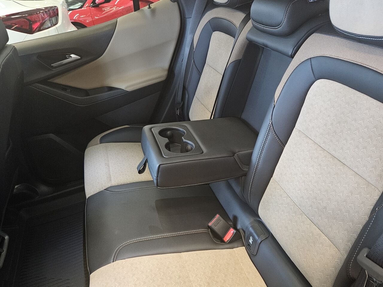 Chevrolet Equinox 4 portes 4RM ACTIV 2027 Moisson d'automne métallisé Thetford Mines - photo #7