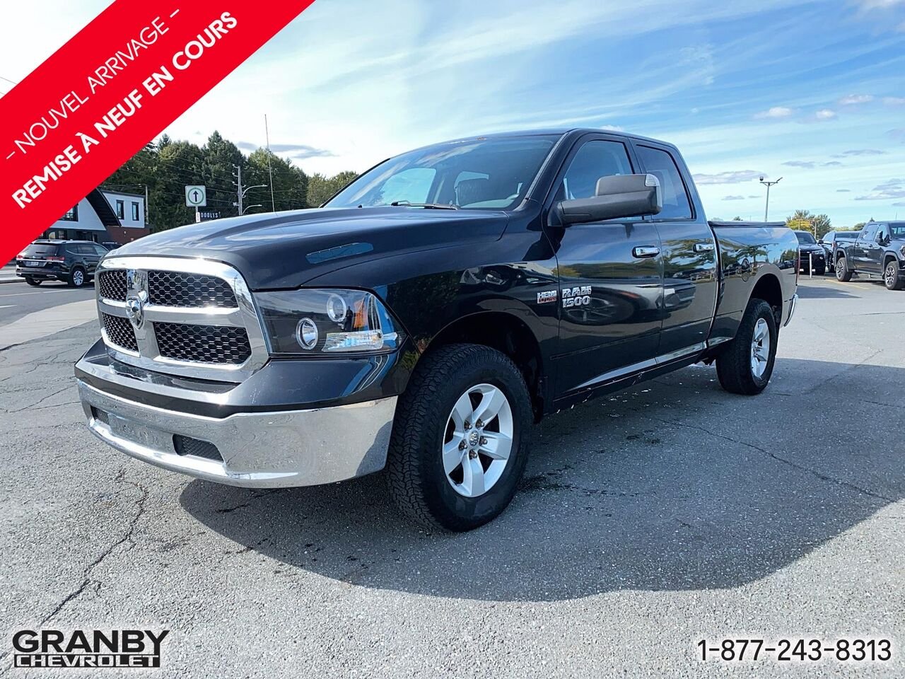 Ram 1500 Cabine quad 4RM, 140,5 po SLT | 27-0112B 2016 Noir Granby - photo #0
