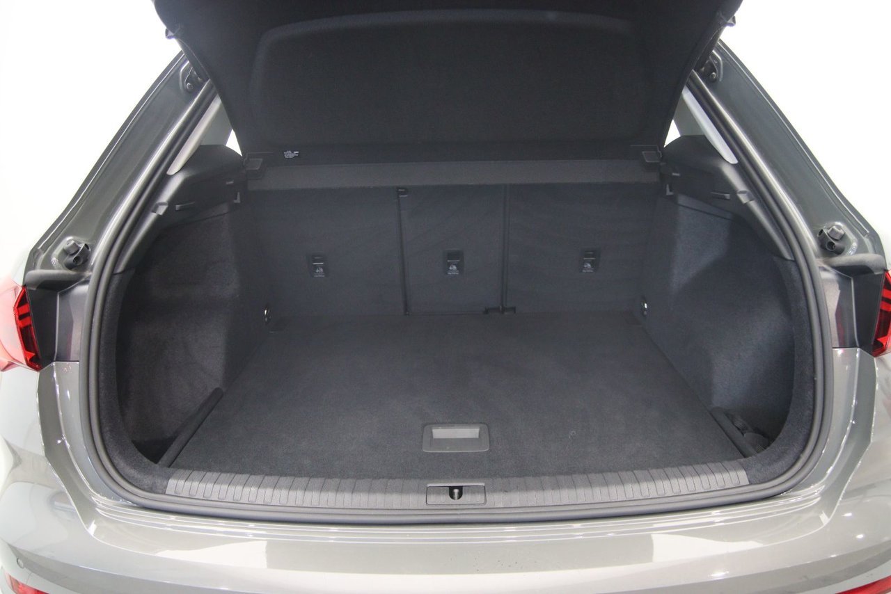 Audi Q3 2025 Argent Baie-Comeau - photo #18