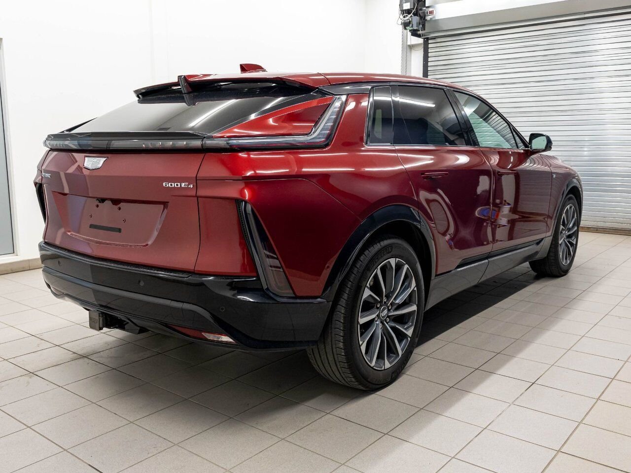 Cadillac LYRIQ SPORT 1 AWD *TOIT* ÉCRAN 33 PO HAYON ELEC REG ADAP 2024 Rouge Saint-Jérôme - photo #8