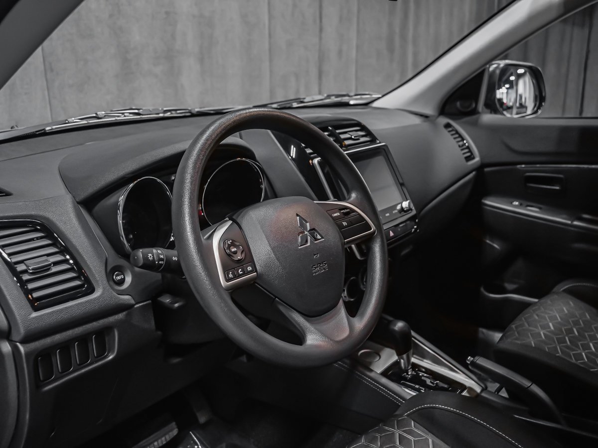 2025 Mitsubishi RVR ES FWD CARPLAY CAMÉRA SIÈGES CHAUFFANTS Grey Montreal - photo #7