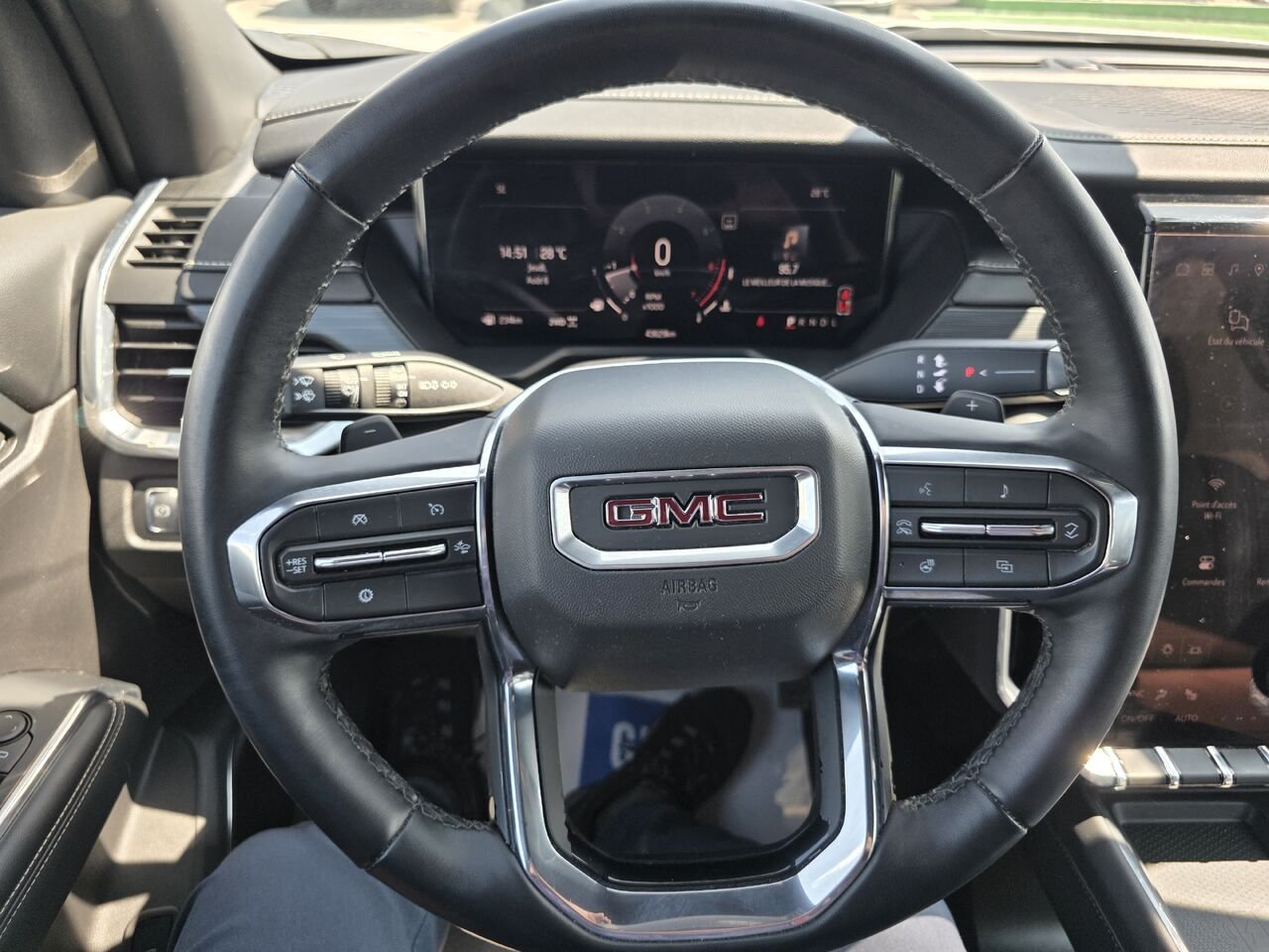 2024 GMC Acadia Elevation White Rouyn-Noranda - photo #12