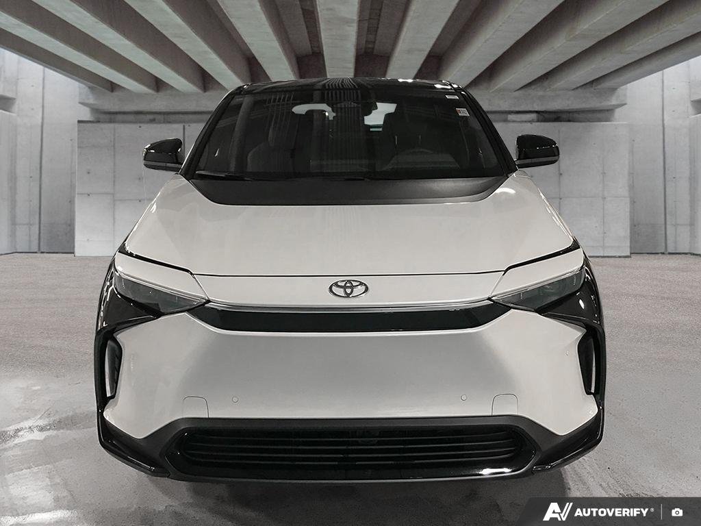 2025 Toyota bZ4X S2501170 | XLE Wind Chill Pearl with Black Roof Edmonton - photo #1
