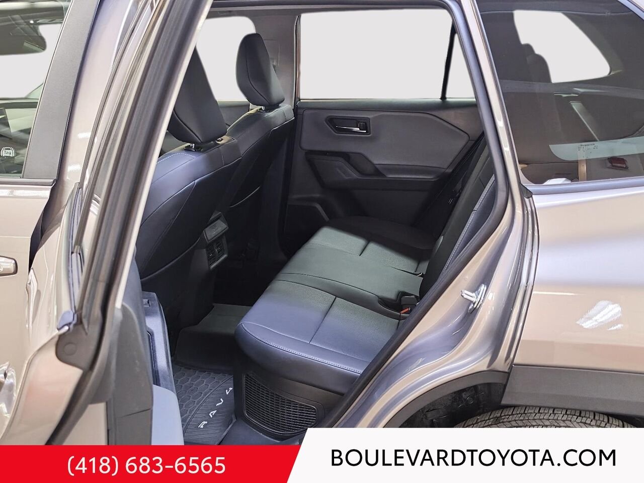 2026 Toyota RAV4 531879-12 | XLE, AWD Brown Québec - photo #17