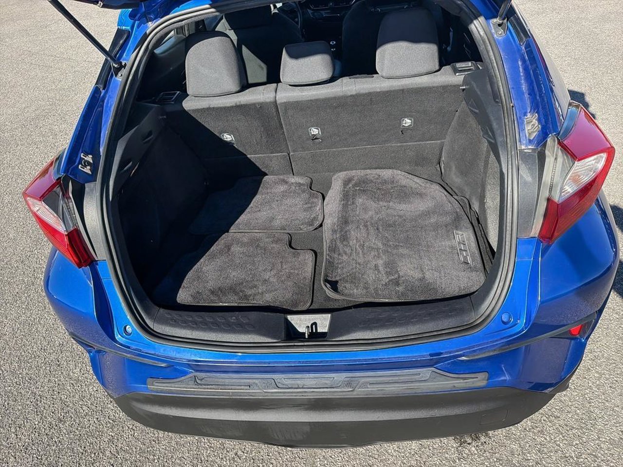 Toyota C-HR NMTKHMBX4KR065550 2019 Bleu Mirabel - photo #14