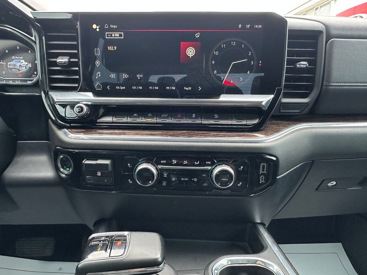 2024 GMC SIERRA K1500 ELEVATION SIERRA K1500 ELEVATION Red Matane - photo #10