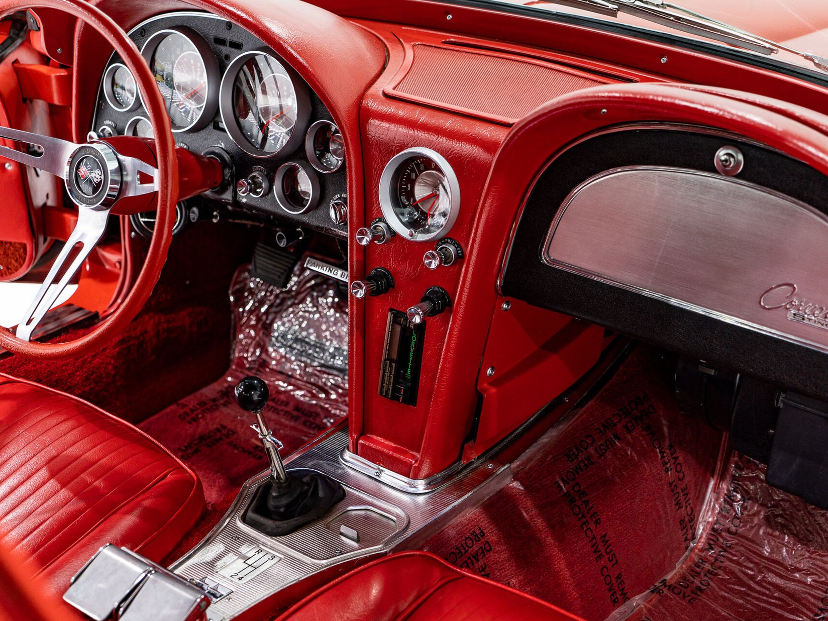 Chevrolet Corvette Split window matching# 327 Factory A/C | PRICE IN USD 1963 Rouge Montréal - photo #75