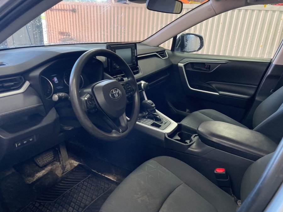 Toyota RAV4 LE AWD *CARPLAY* SIÈGES CHAUFF ALERTES RÉG ADAPT 2019 Argent