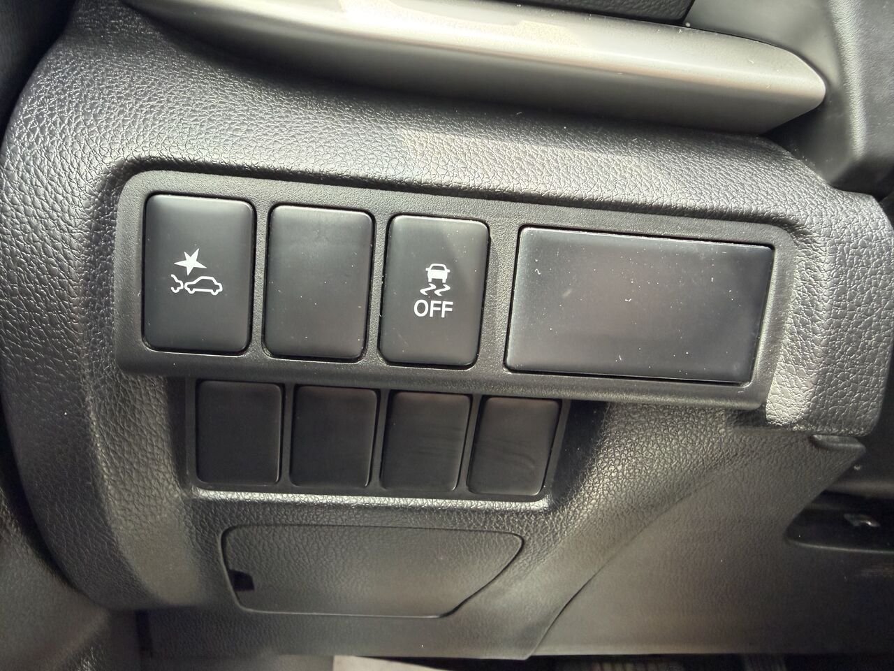 2023 Mitsubishi Eclipse Cross White Thetford Mines - photo #16
