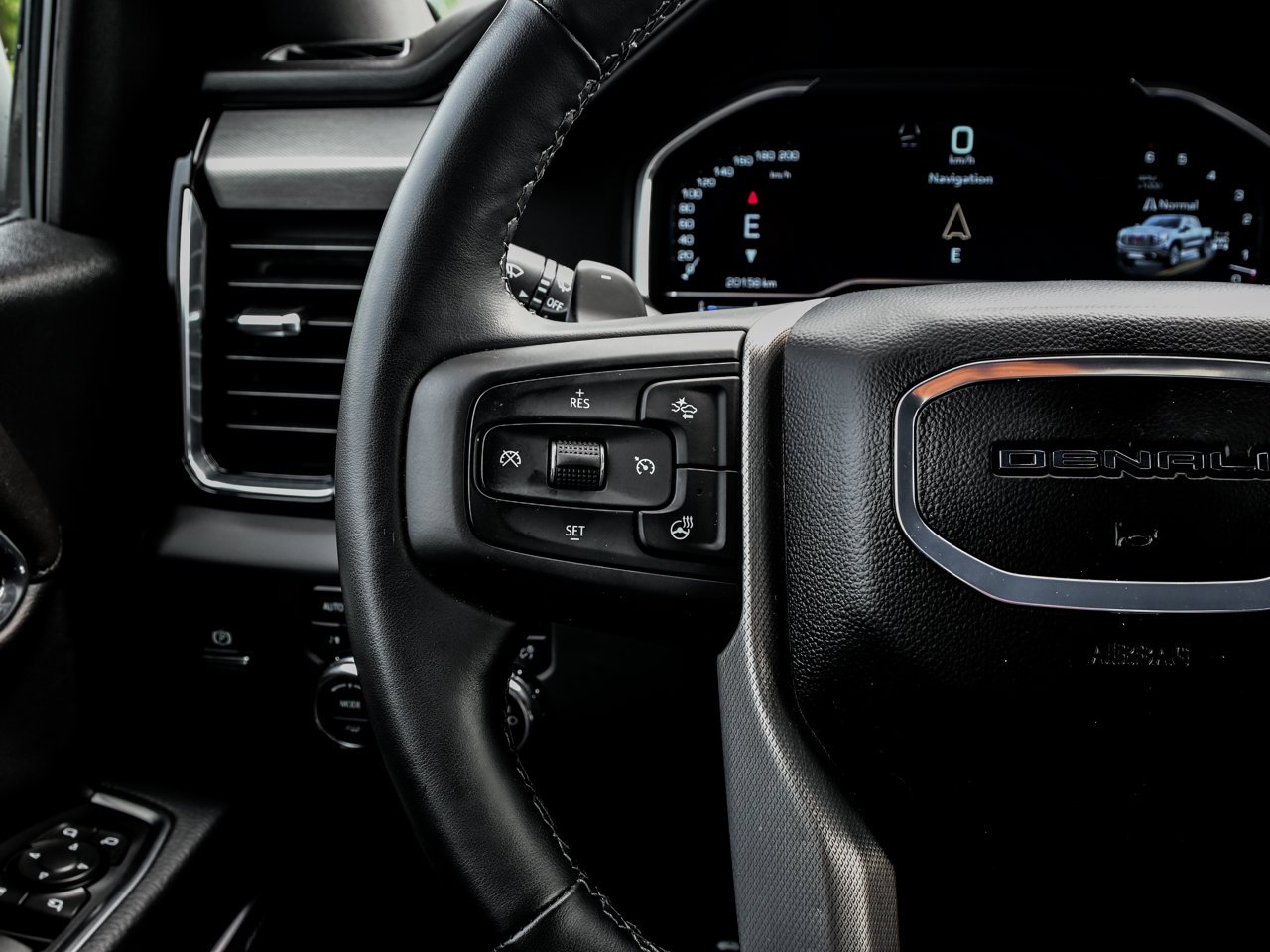 2025 GMC Sierra 1500 4WD Crew Cab 147 Denali Black Sherwood Park - photo #24