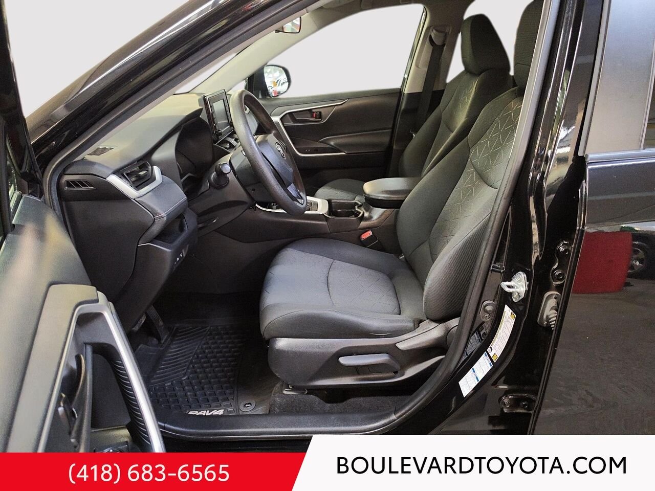 Toyota RAV4 100298A-67 | LE, AWD 2021 Noir Québec - photo #8