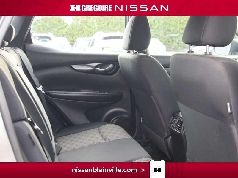Nissan Qashqai 2023 Gris Laval - photo #24