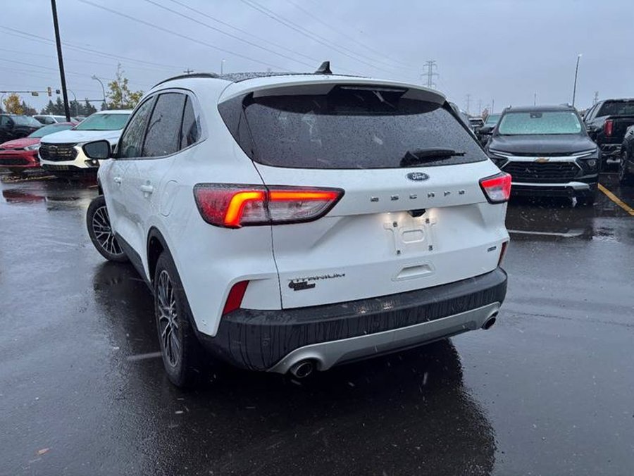 2022 Ford Escape Titanium Plug-In Hybrid PHEV 650A FWD 2.5L | Panoramic Sunroof White