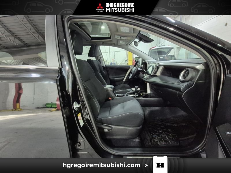 Toyota Rav 4 MW4499 | XLE *AWD* Toit * Mags * Caméra * 2018 Noir Laval - photo #15