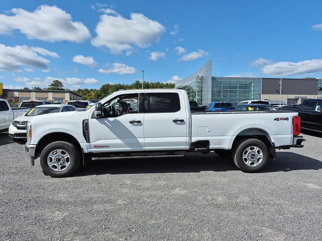 Ford Super Duty F-250 SRW 27014 | XLT 2027 Blanc Oxford Saint-Jérôme - photo #2
