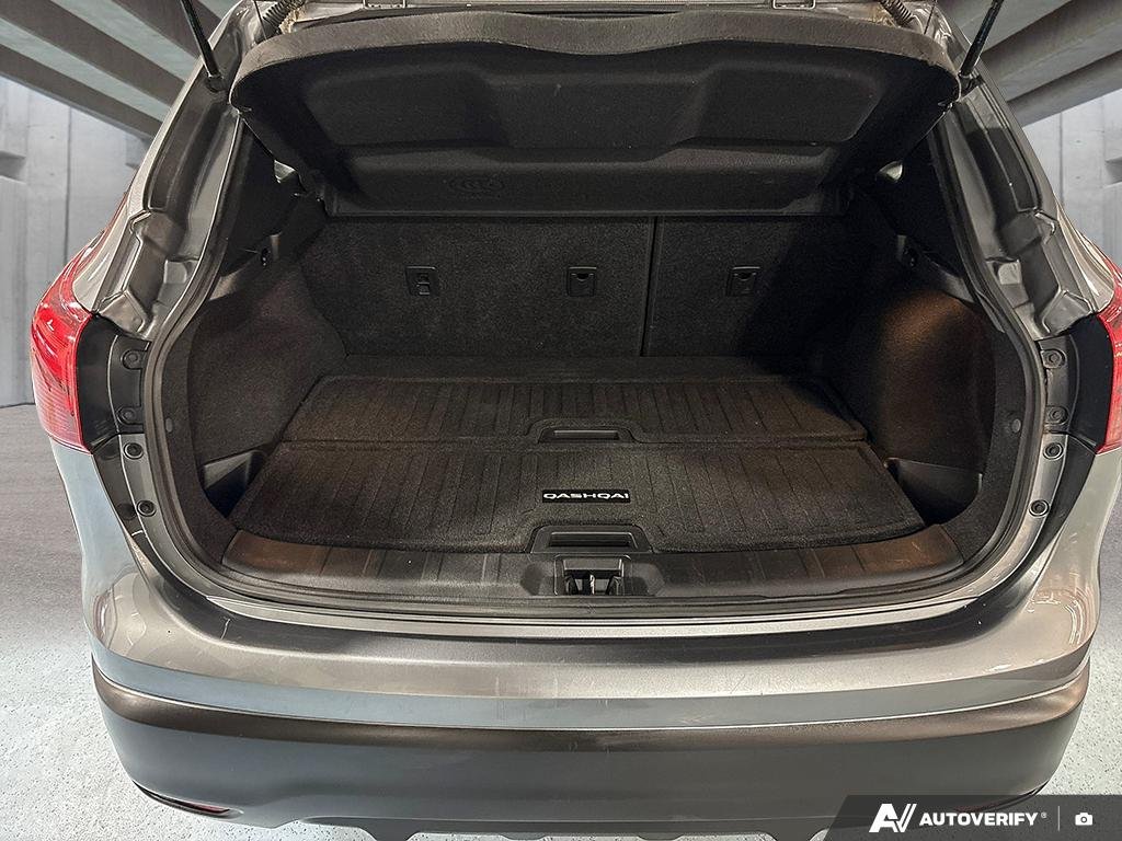 2018 Nissan Qashqai 2602152B | AWD SV CVT, new brakes, new tires and new shield. Grey Edmonton - photo #11