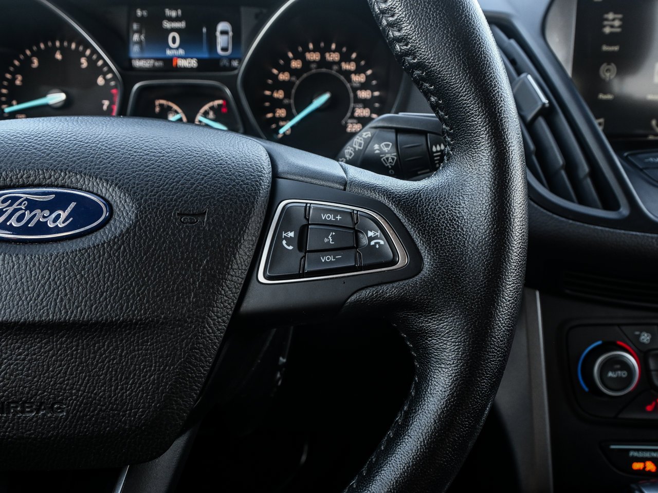 2019 Ford Escape SEL 4WD Blue Sherwood Park - photo #23