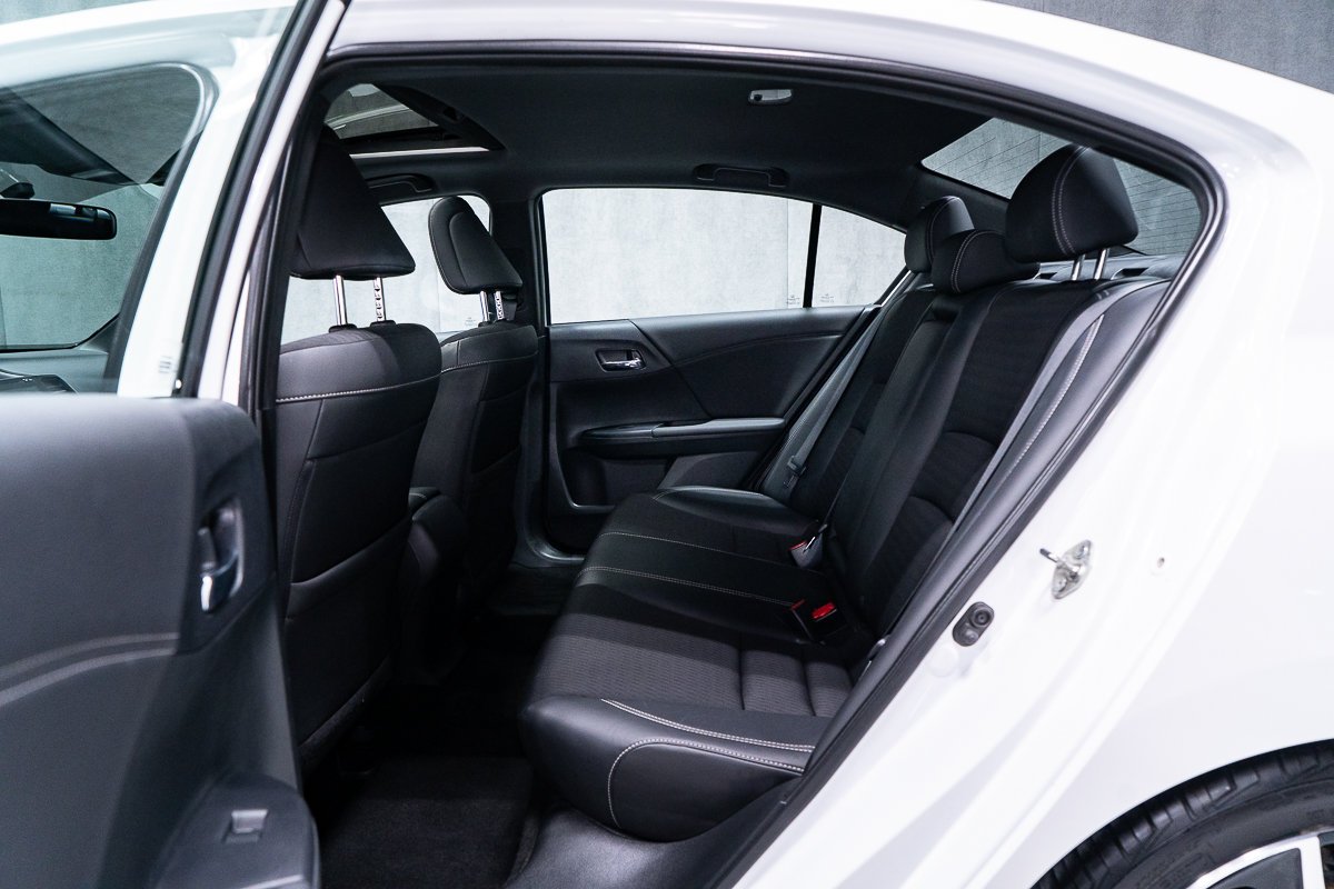 2017 Honda Accord Sedan SPORT White Montreal - photo #16