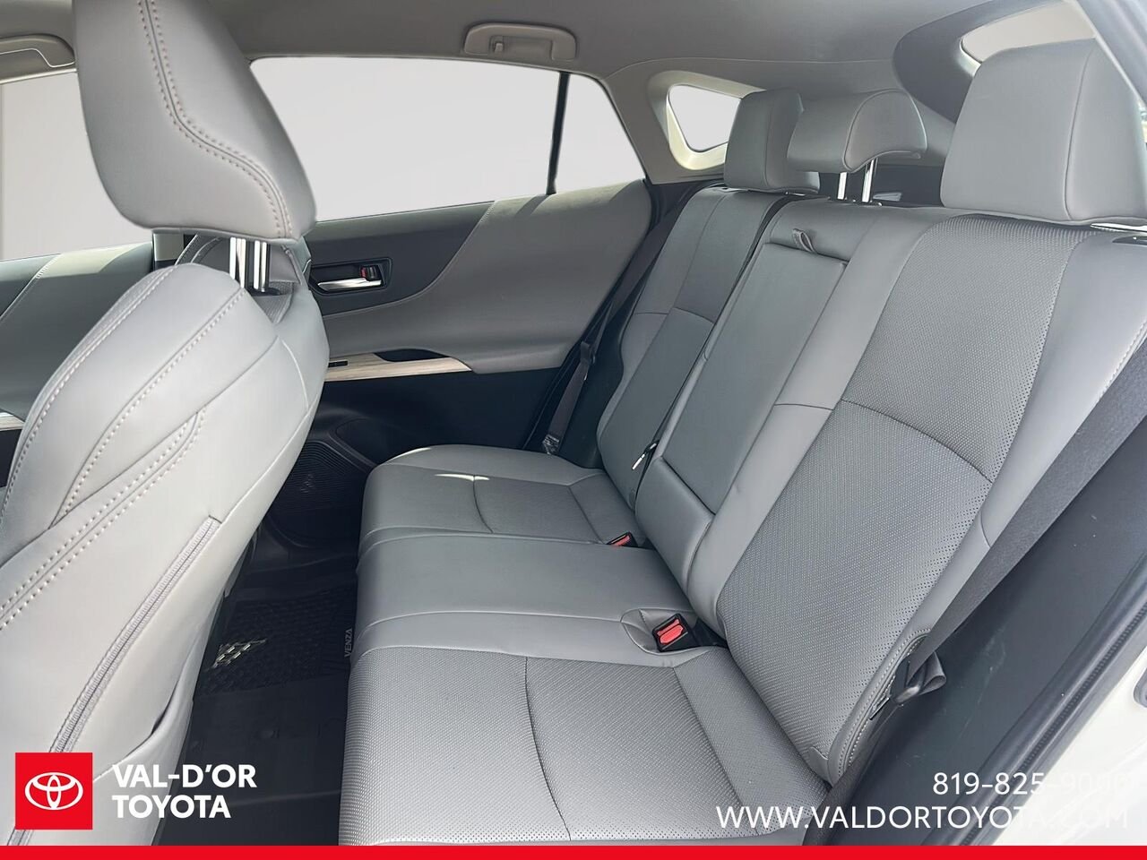 2023 Toyota Venza XLE TI Wind Chill Pearl Val-d'Or - photo #8