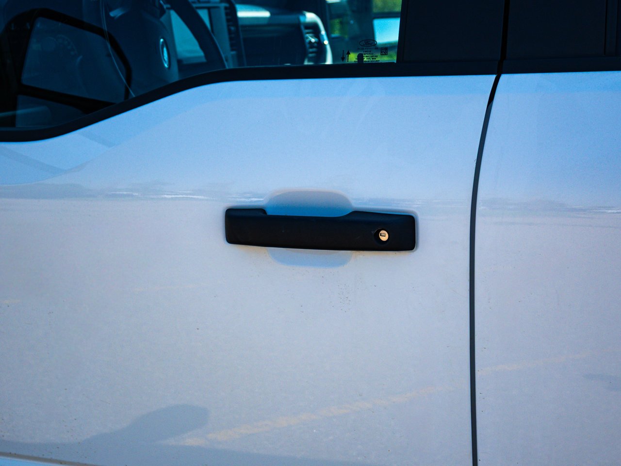 2024 Ford Super Duty F-350 SRW XL 4WD Crew Cab 179 WB 60 CA White Sherwood Park - photo #7