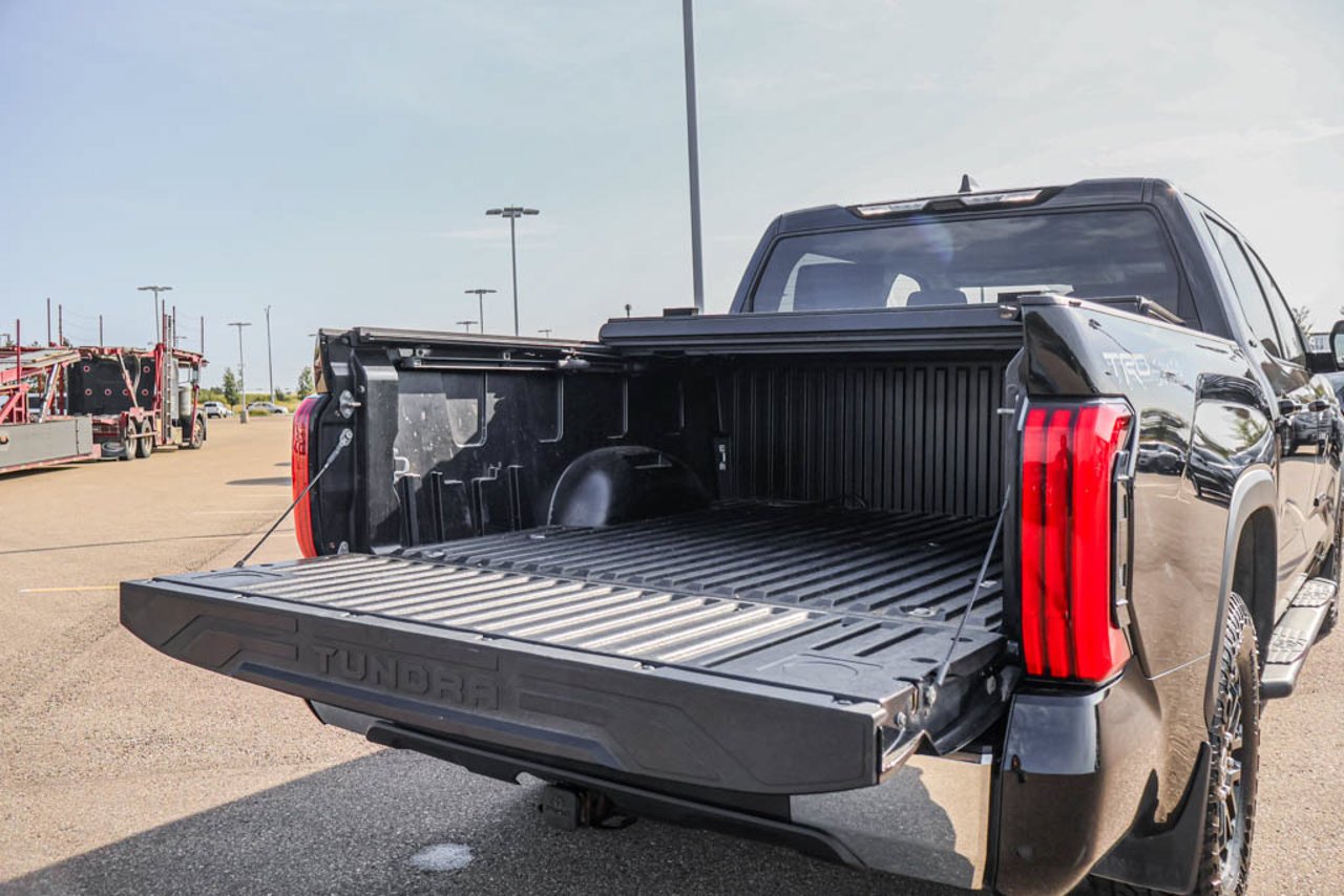 2024 Toyota Tundra 4x4 Crewmax SR Black Sherwood Park - photo #7
