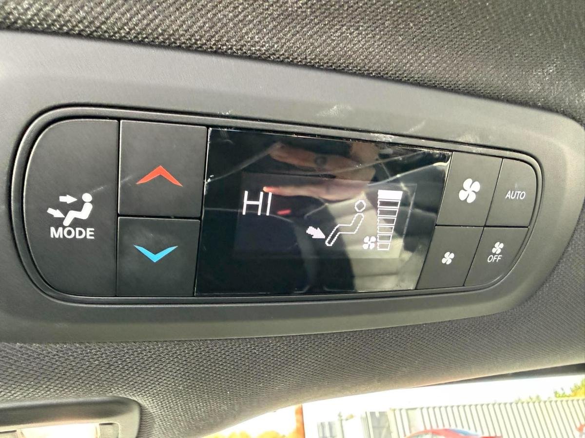 2025 Chrysler Pacifica Blue  - photo #27