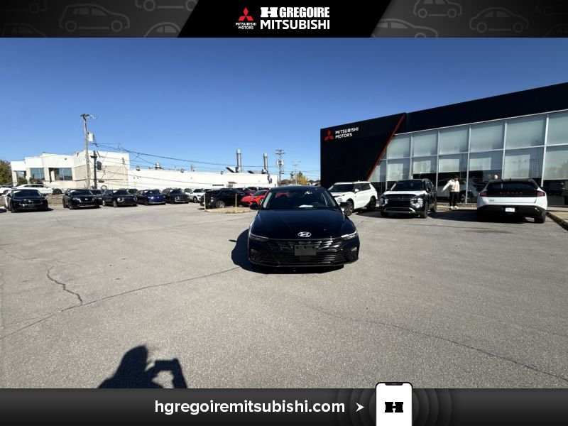 2025 Hyundai Elantra Black Laval - photo #2