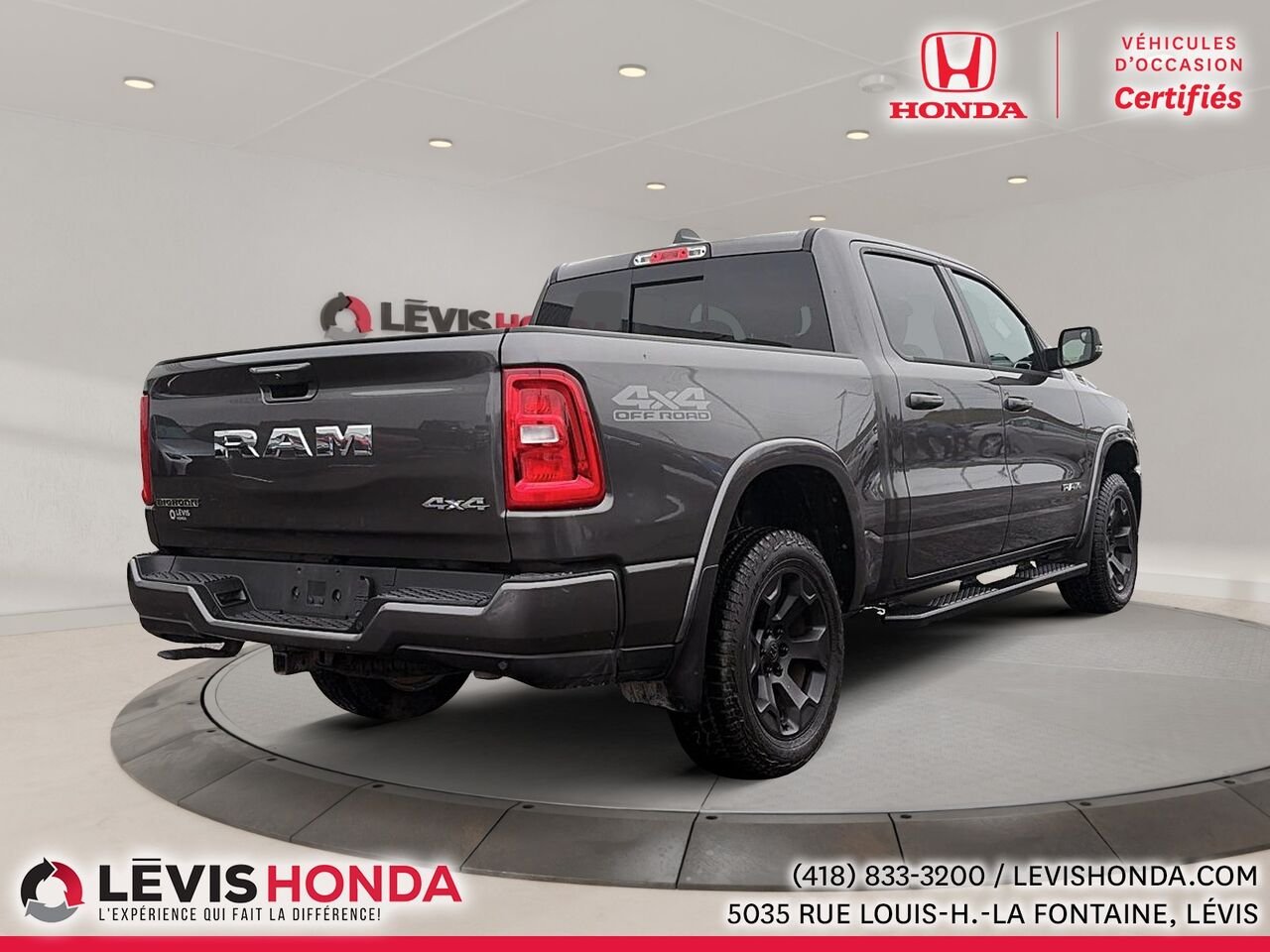 2025 Ram 1500 Big Horn Big Horn cabine d'équipe 4x4 caisse de 5 pi 7 po Grey Lévis - photo #9