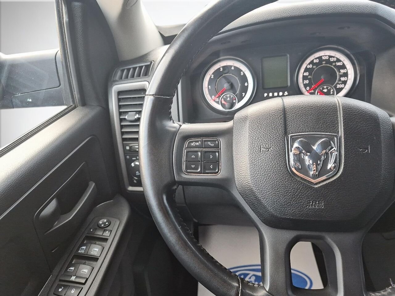 2022 Ram 1500 Classic Blue Saint-Jérôme - photo #10