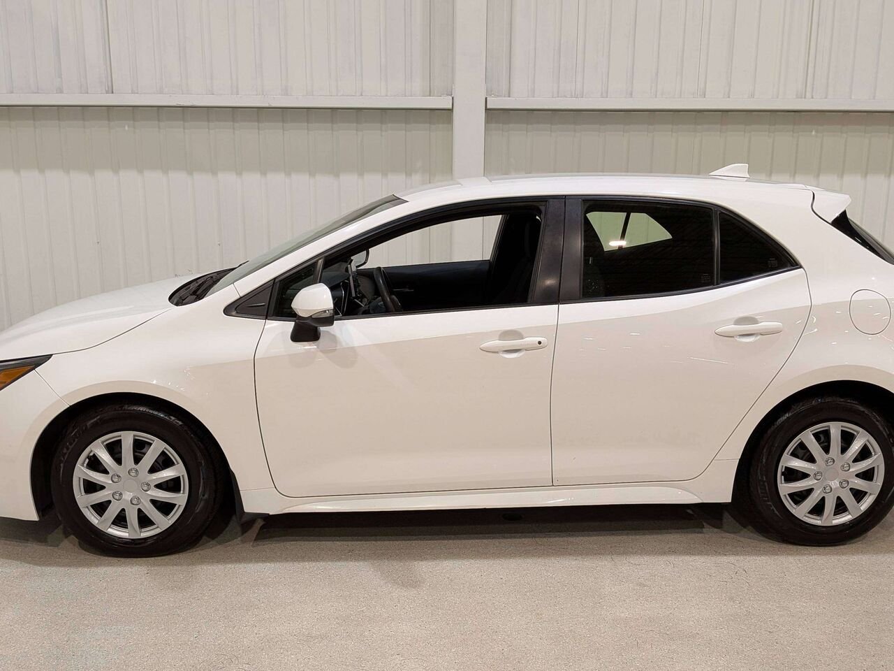 Toyota Corolla à hayon Manual 2019 Blanc Val-David - photo #4