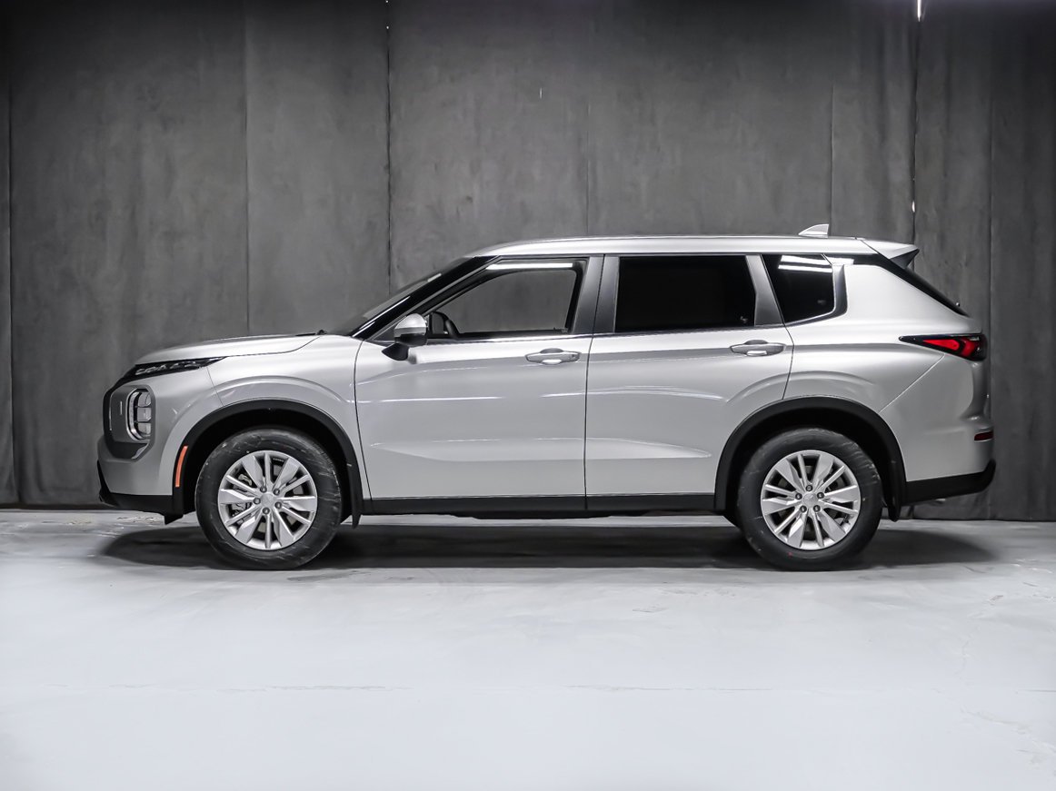 Mitsubishi Outlander ES 2026 Gris plomb Montréal - photo #2