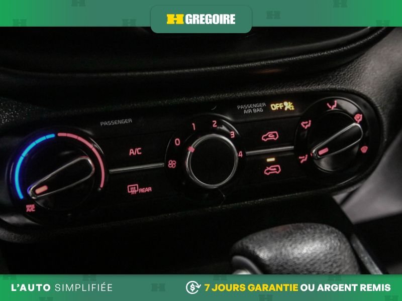 2020 Kia Soul White Saint-Eustache - photo #21