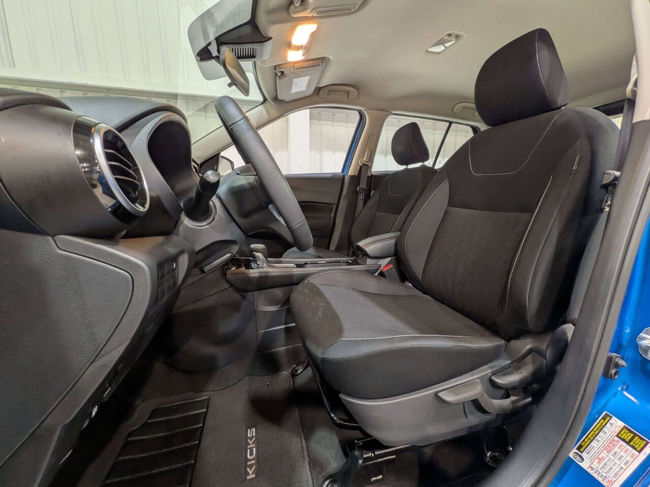 Nissan Kicks 2024 Bleu Val-David - photo #1