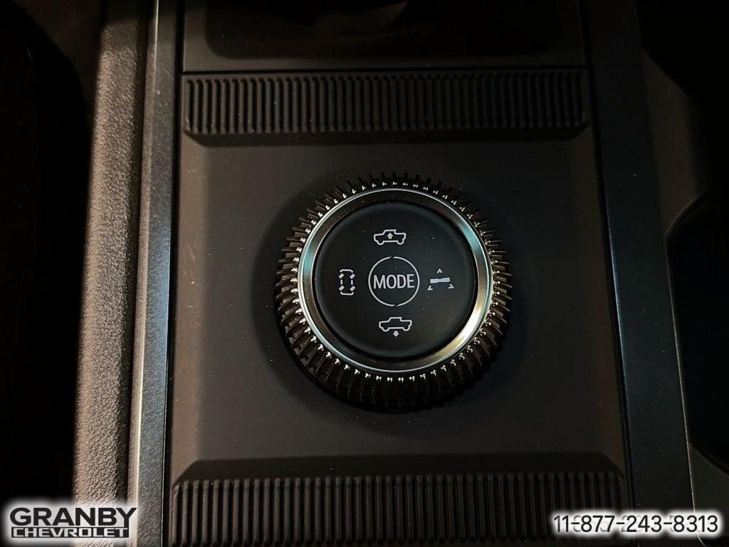 2026 GMC HUMMER EV Pickup HUMMER EV PICKUP 2X eAWD SHORT BED CREW CAB (1SC) | 26-0450 Void Black Granby - photo #17
