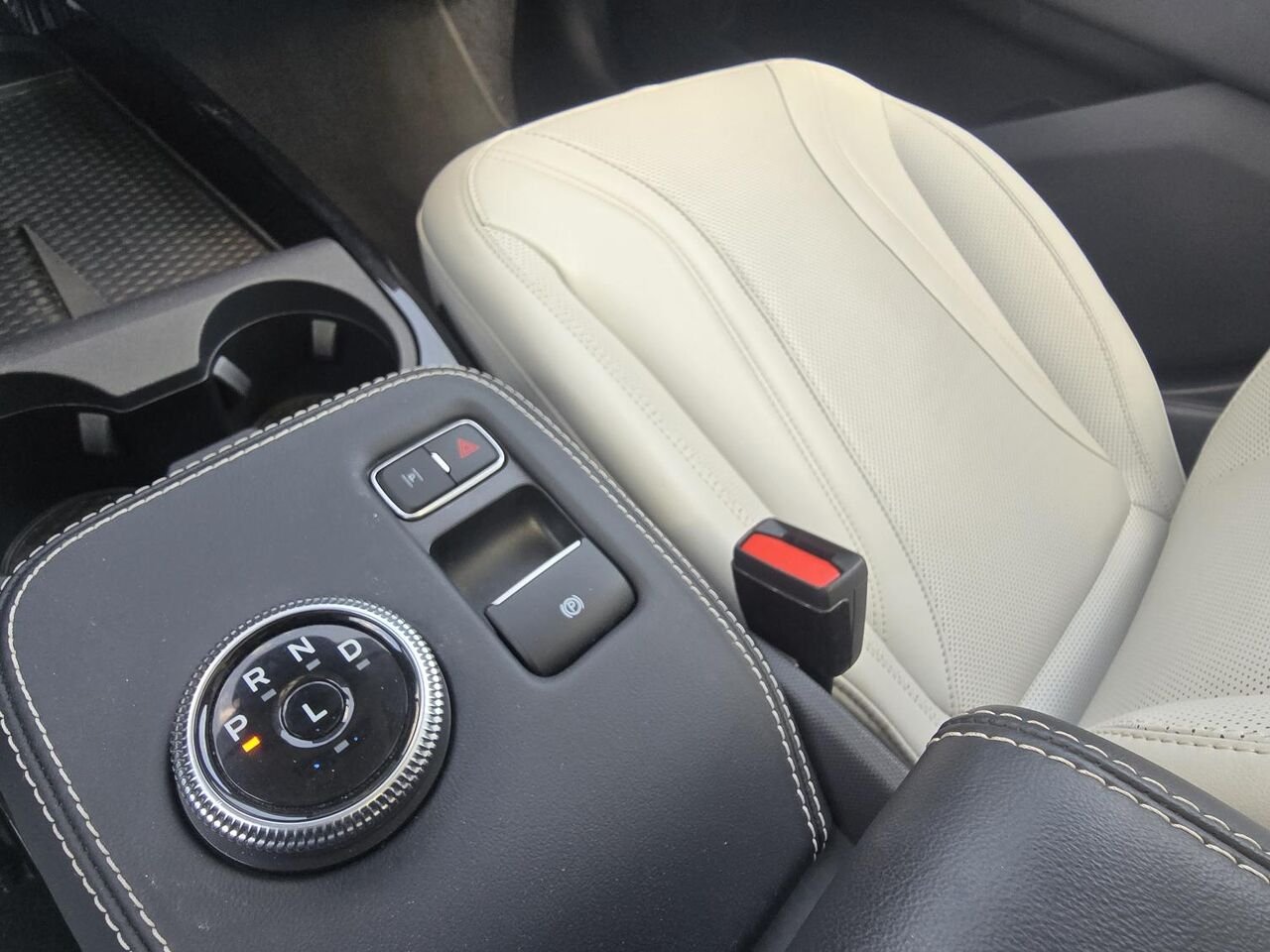 2022 Ford Mustang Mach-E Haut de gamme AWD White Laval - photo #12