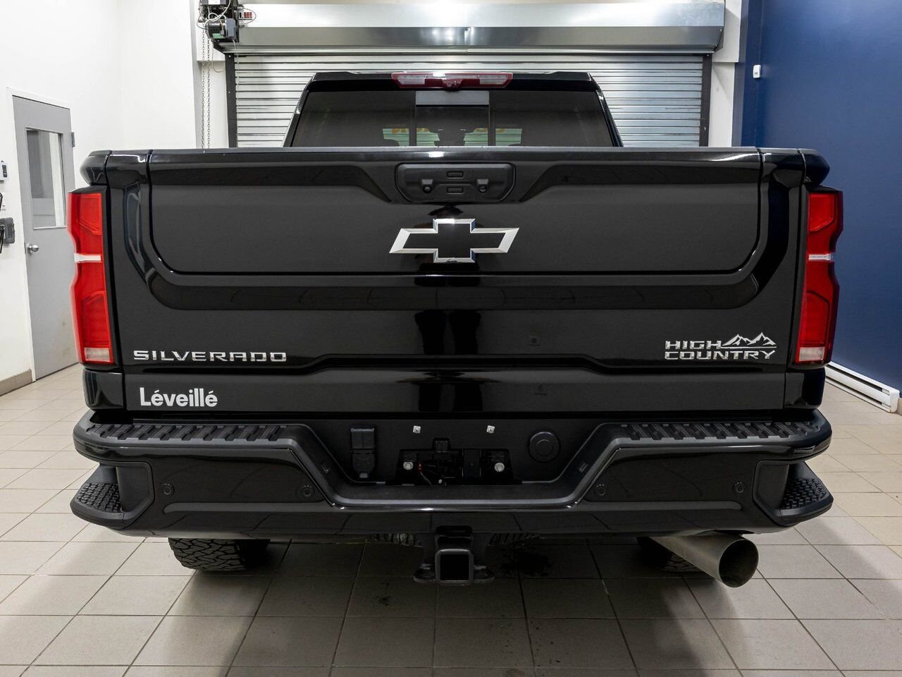 Chevrolet Silverado 2500HD HIGH COUNTRY Z71 CREW 4X4 *DIESEL* TOIT *HUD* BOSE 2024 Noir Saint-Jérôme - photo #8