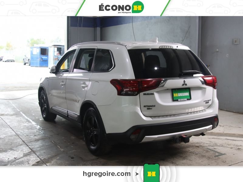 Mitsubishi Outlander 821724 | SE A/C TOIT GR ELECT MAGS 7 PASSAGERS 2017 Blanc Laval - photo #4