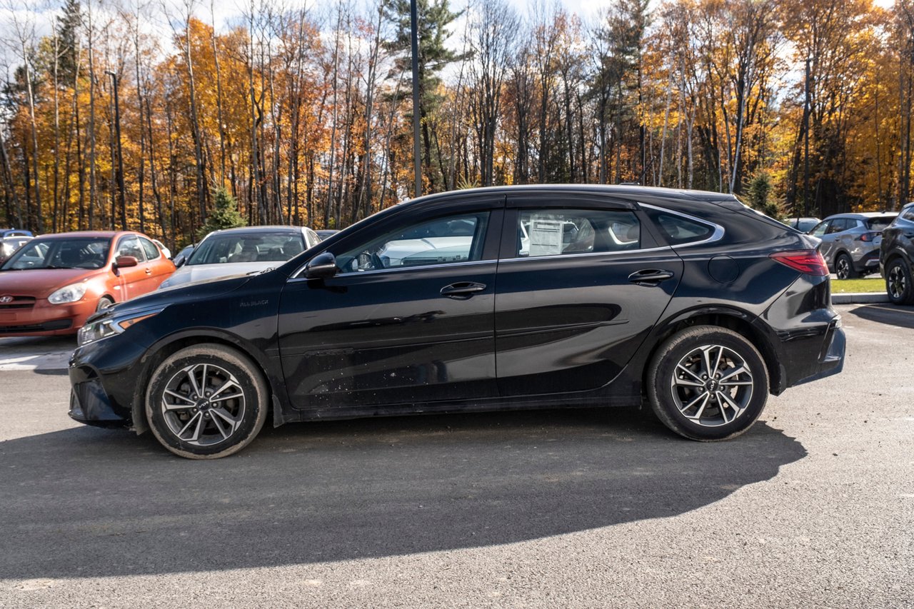 Kia Forte5 2023 Noir Gatineau - photo #2