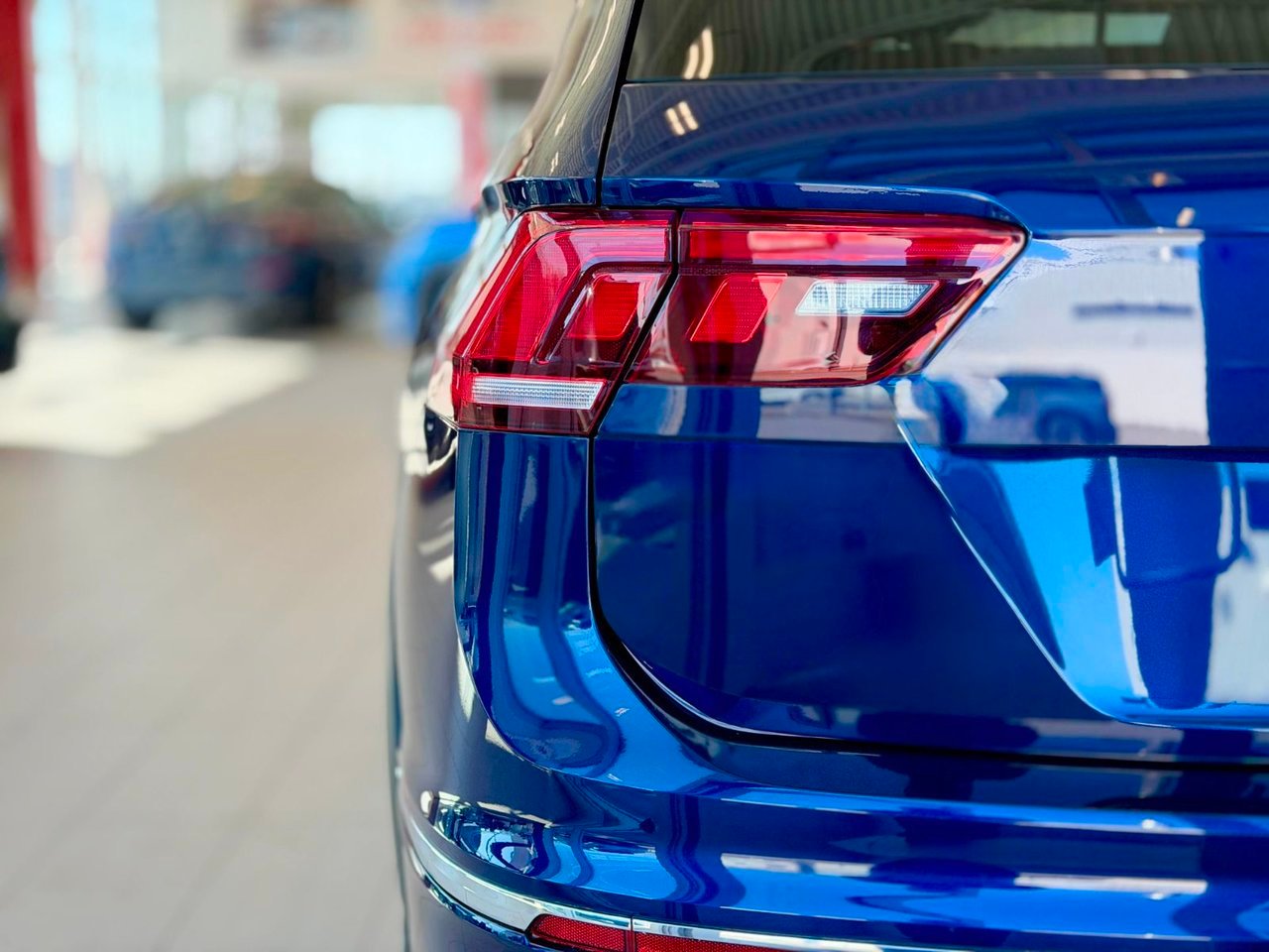 2024 Volkswagen Tiguan Blue Notre-Dame-des-Prairies - photo #13