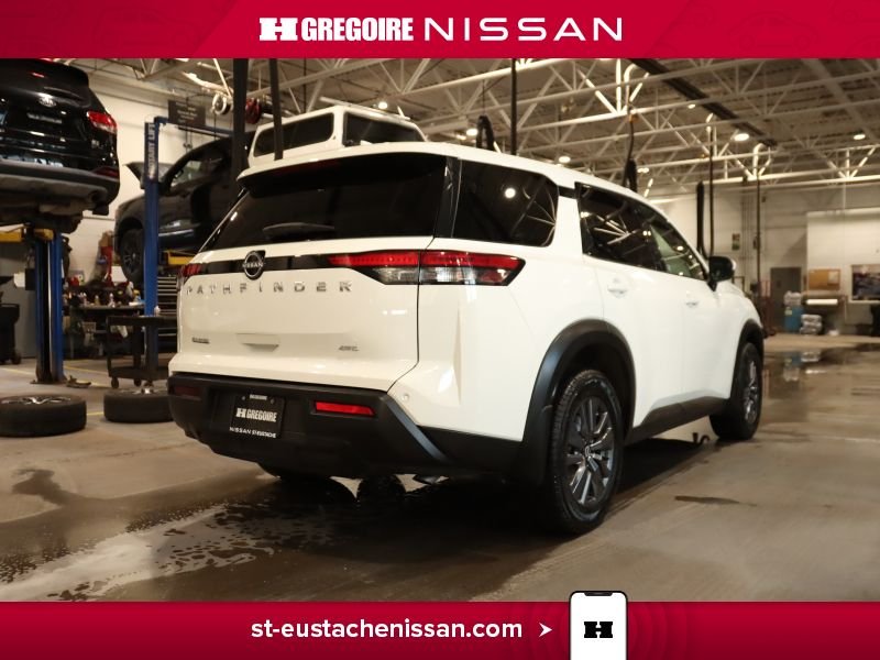 2022 Nissan Pathfinder White Laval - photo #11