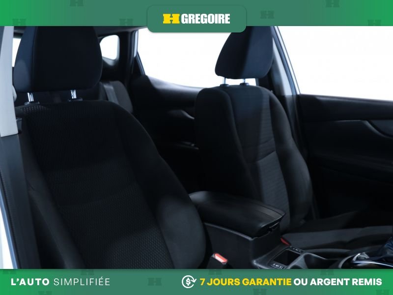 Nissan Qashqai 2021 Blanc Laval - photo #25