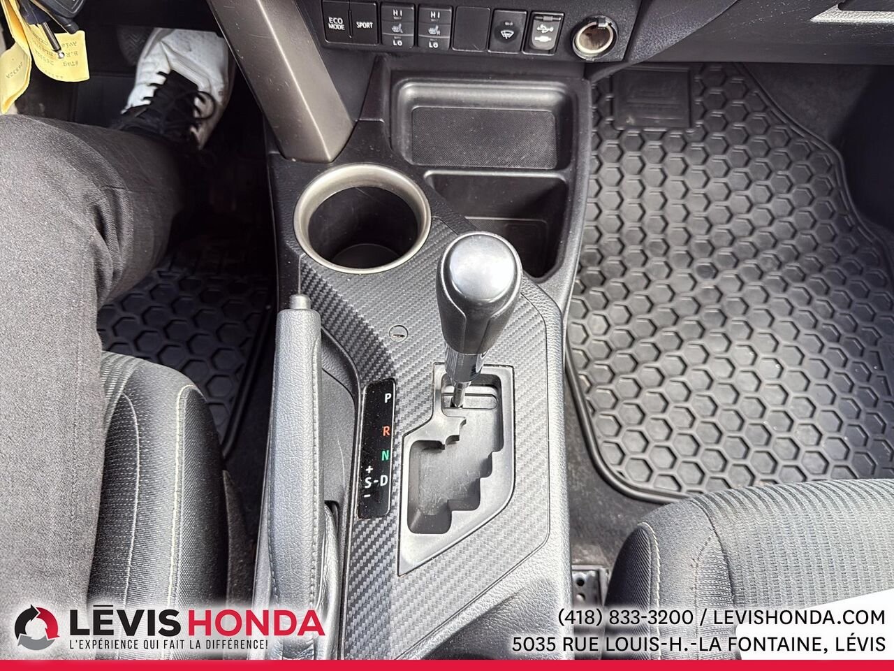 2014 Toyota Rav4 XLE AWD Traction intégrale 4 portes XLE Red Lévis - photo #24