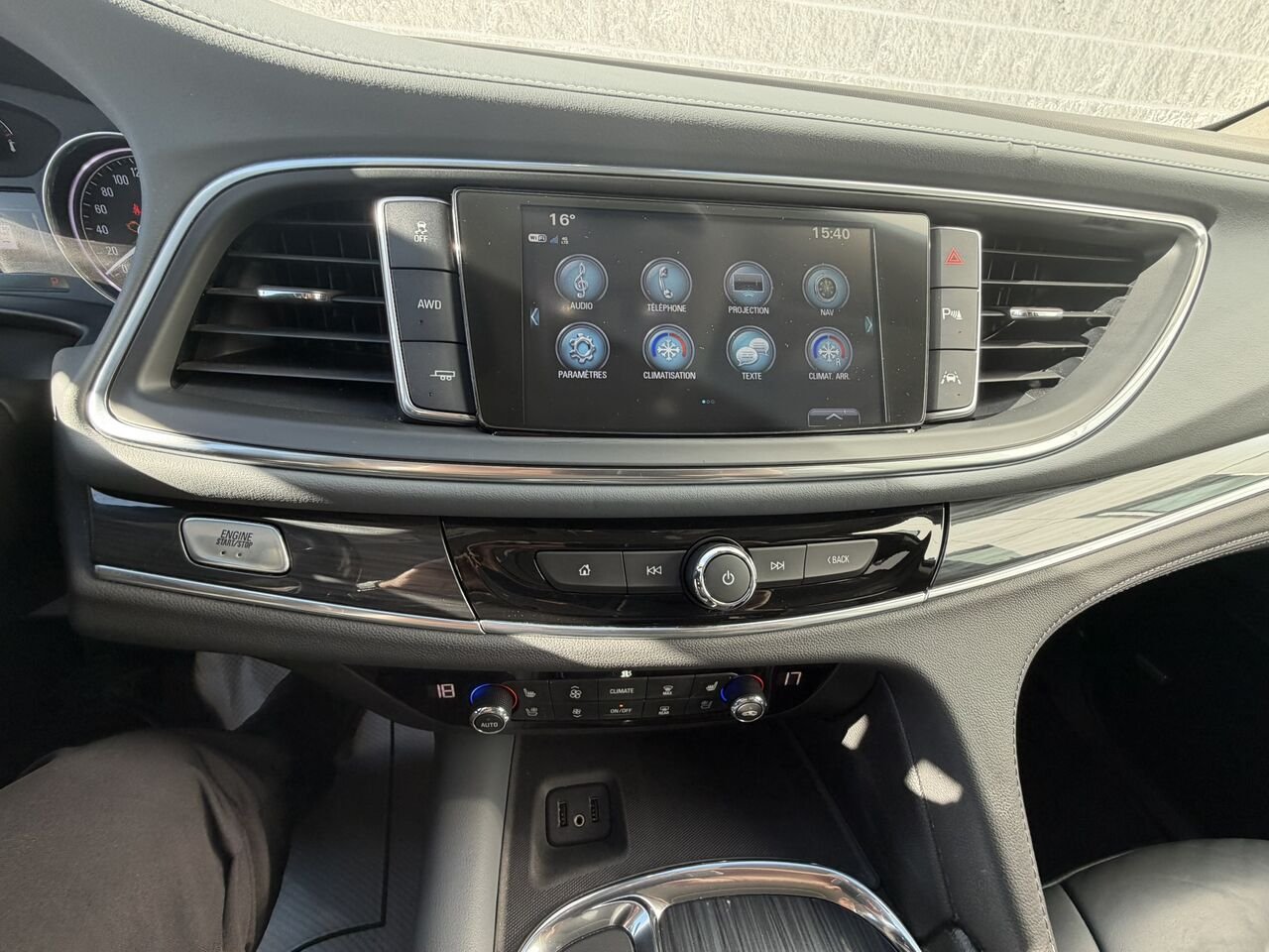 2018 Buick Enclave PREMIUM AWD 7 PASSAGERS White Laval - photo #28