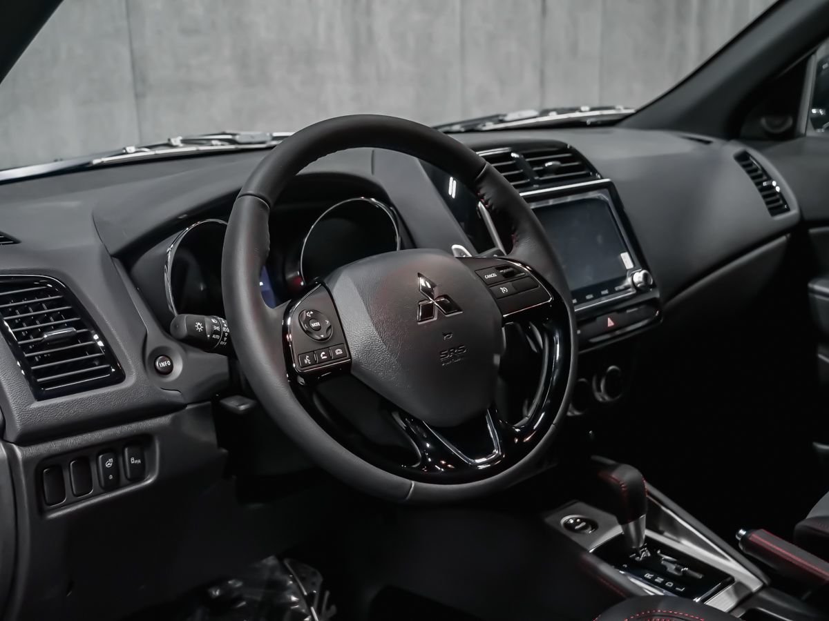2026 Mitsubishi RVR NOIR Labrador Black Montreal - photo #13
