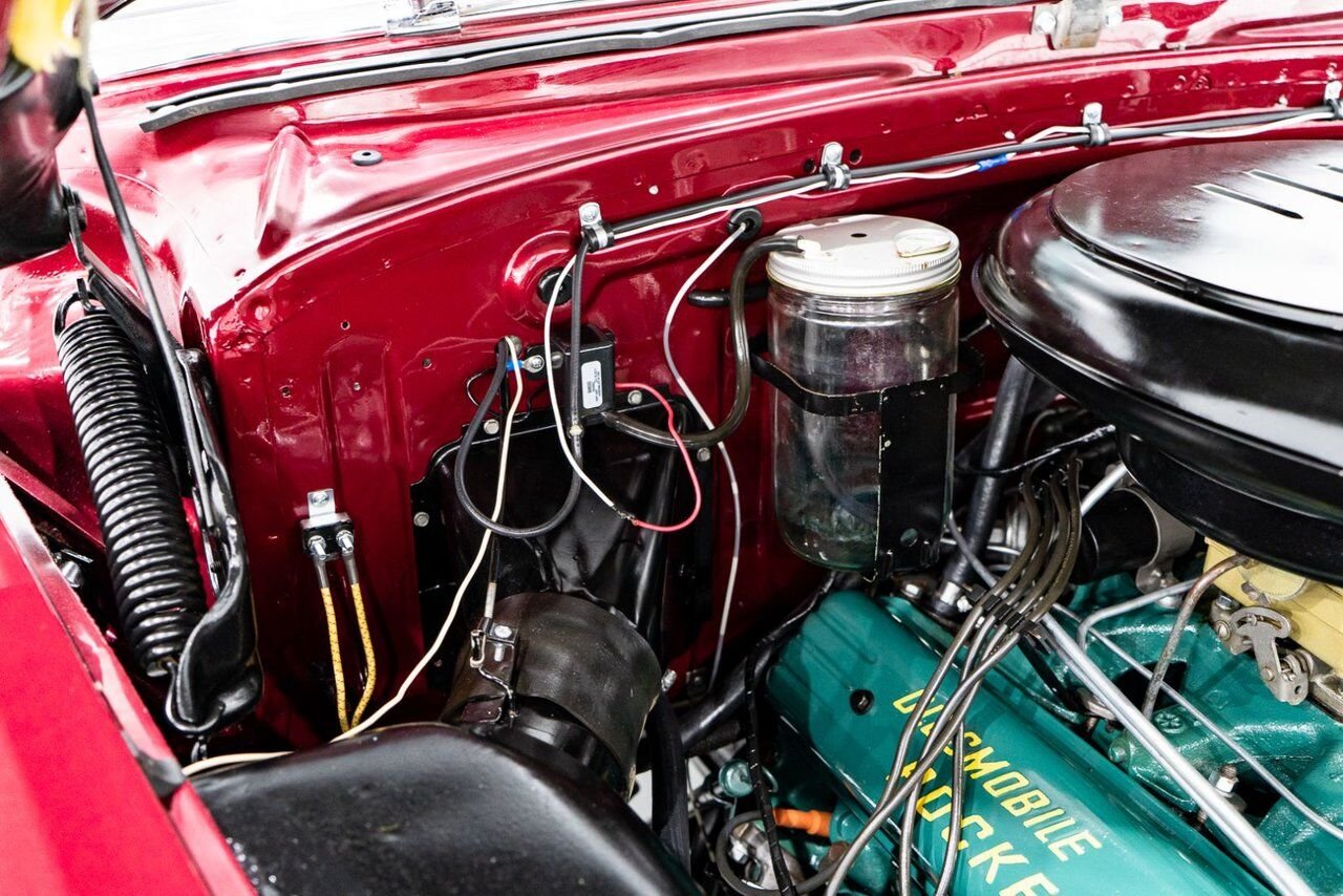 Oldsmobile 98 PRIX EN USD | Convertible Beautifully Presented from complete Restoration 1953 Rouge Montréal - photo #32