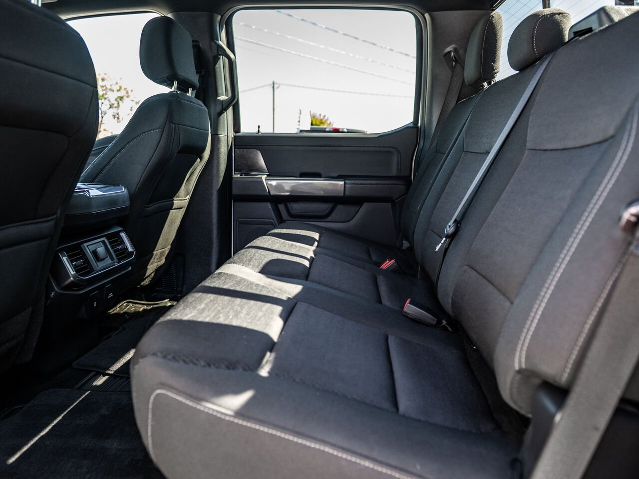 Ford F-150 2023 Blanc Sainte-Julienne - photo #32