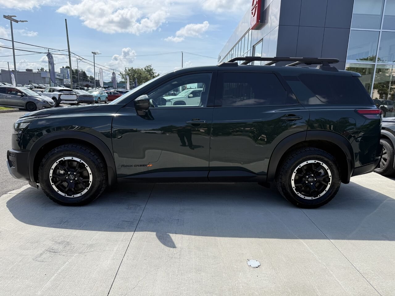 Nissan Pathfinder Rock Creek 4RM 2024 Vert Châteauguay - photo #1