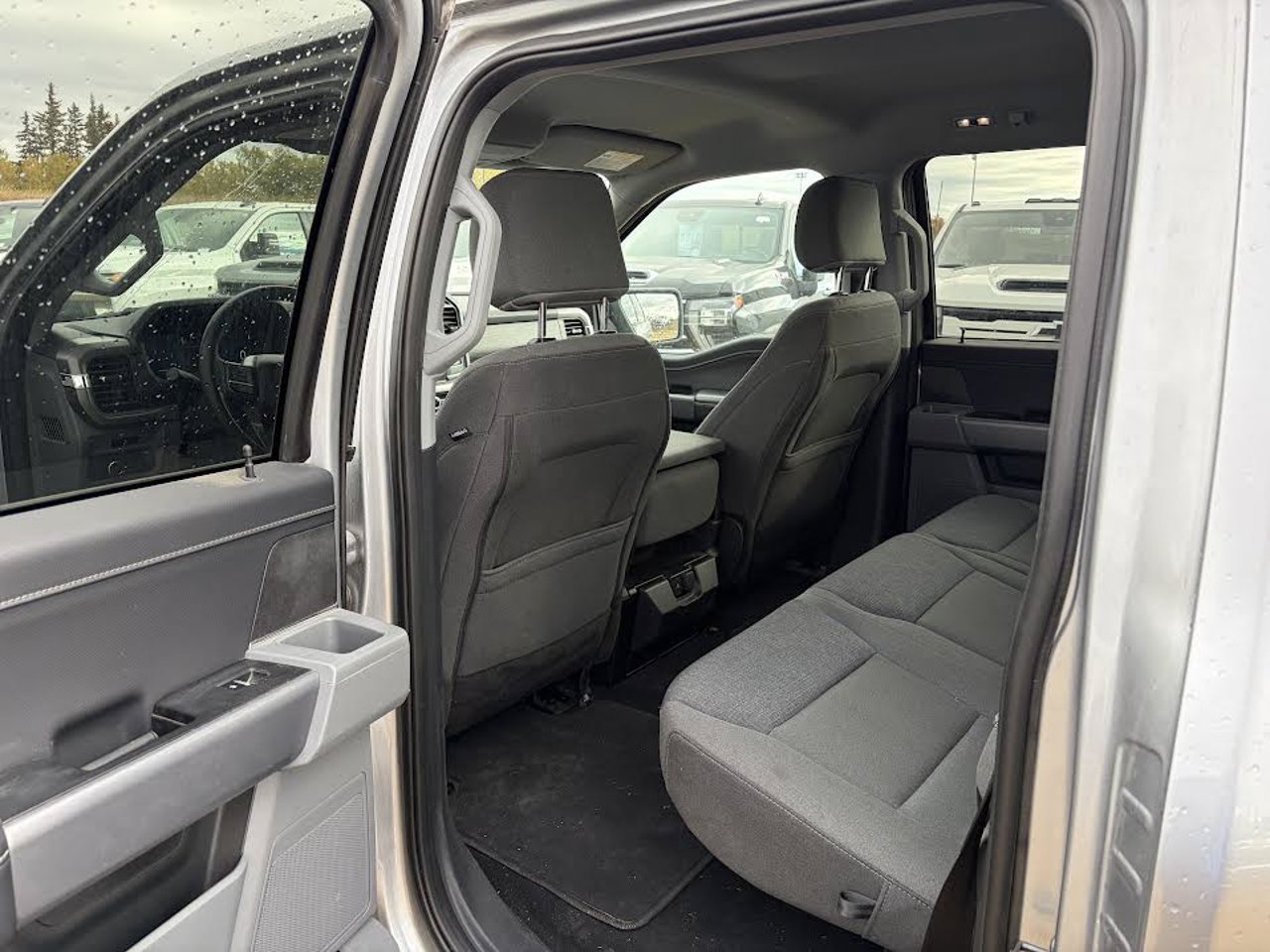 2025 Ford F-150 XLT 4WD SuperCrew 5.5' Box Grey Sherwood Park - photo #5