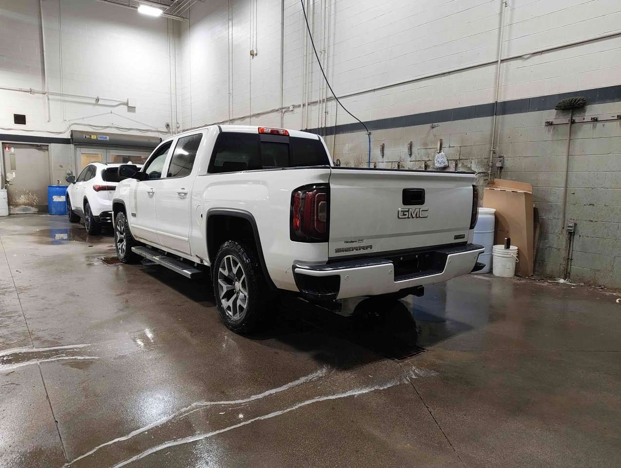 2016 GMC Sierra 1500 4WD Crew Cab 143.5 SLT White Sherwood Park - photo #4